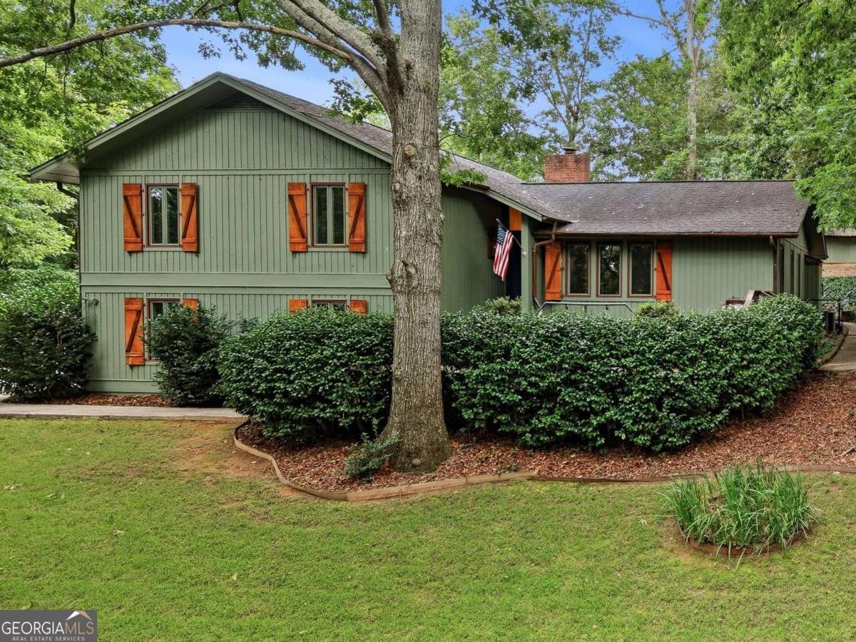 2033 Riverwood Drive Gainesville - main photo