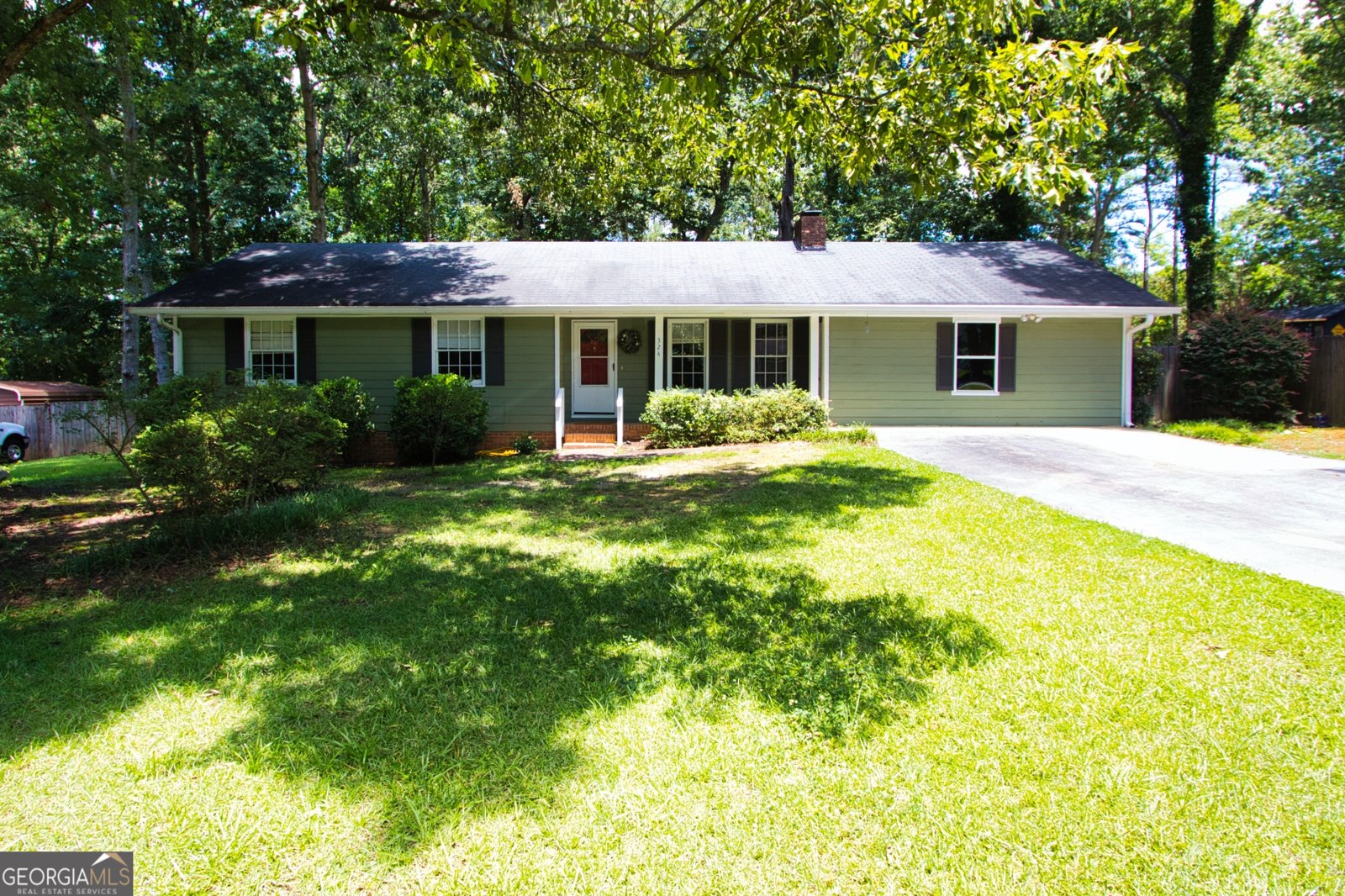 324 Zion Wood Road Loganville - main photo