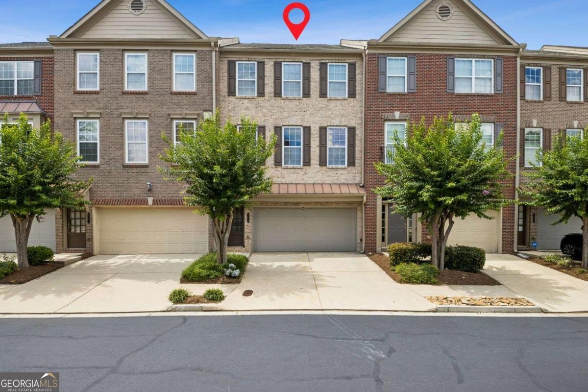 3279 Greenwood Oak Drive Peachtree Corners - main photo