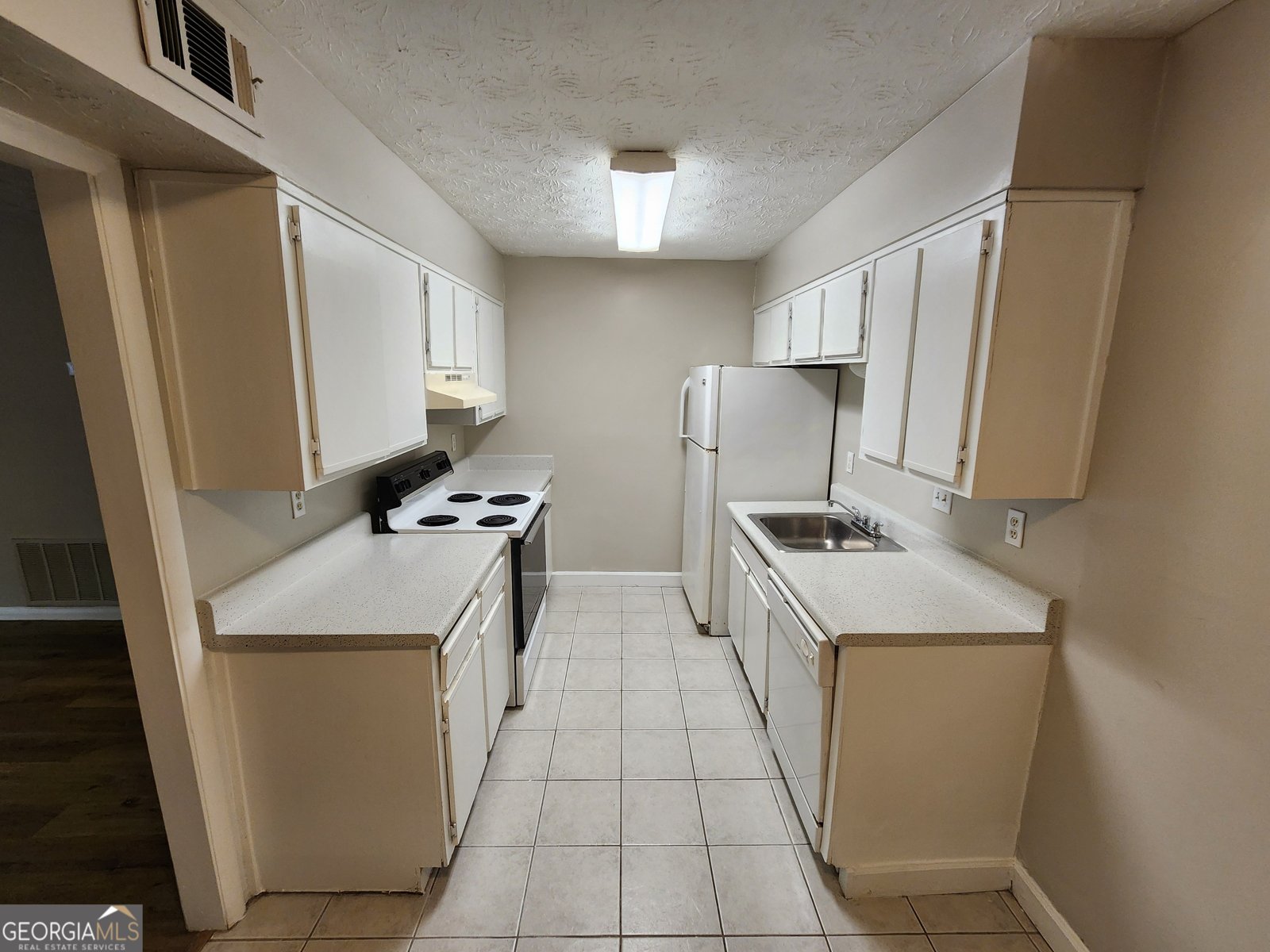 9400 Roberts Drive Sandy Springs - Photo 10