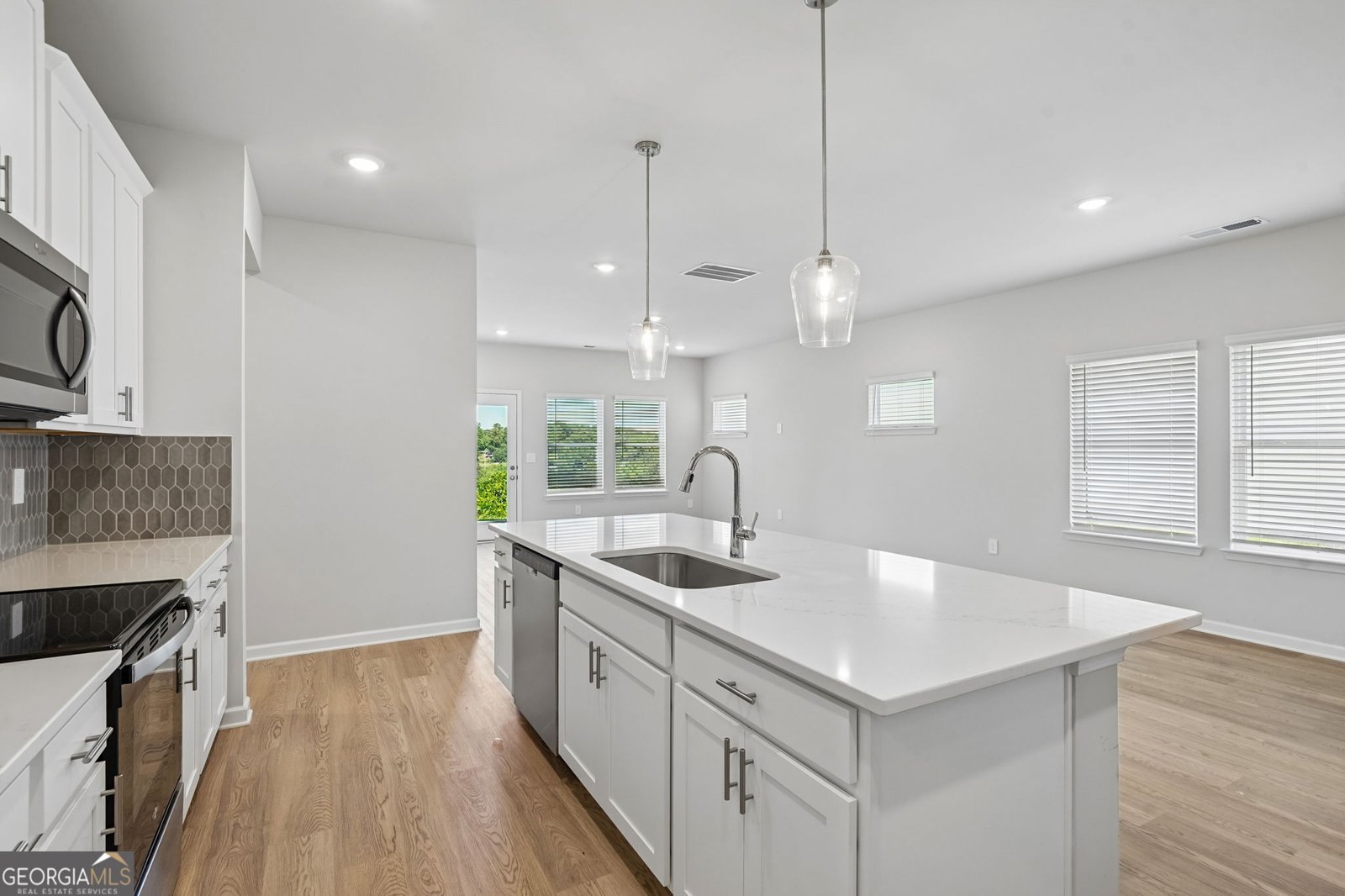 2865 Aralynn Way College Park - Photo 17