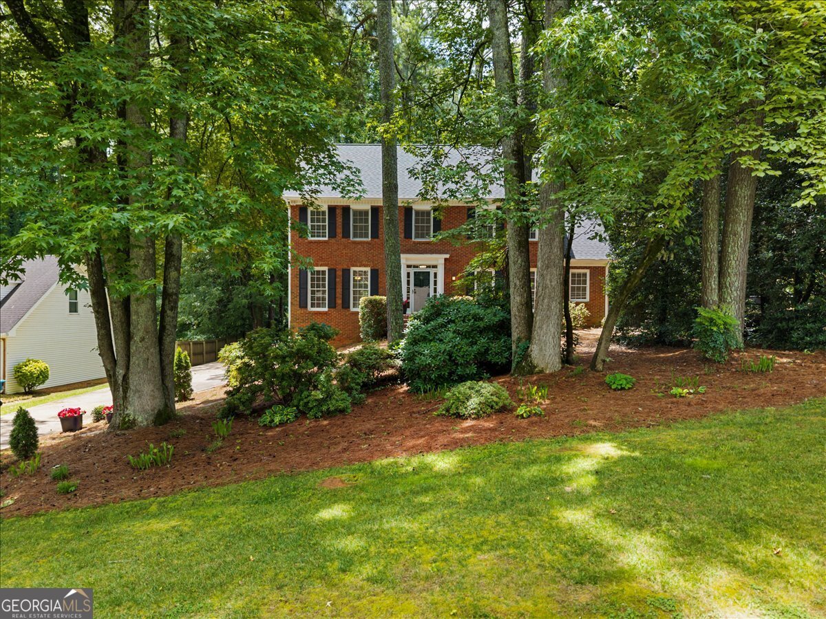 153 Lakeside Drive Kennesaw - main photo