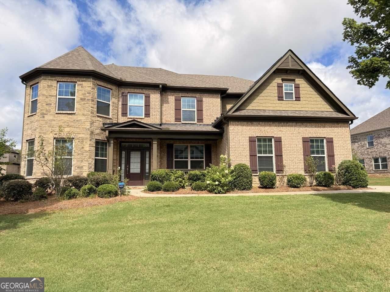 1820 Stonington Drive Cumming - main photo