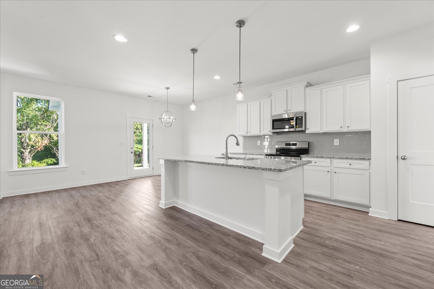 540 Lillian Way Statham - Photo 10