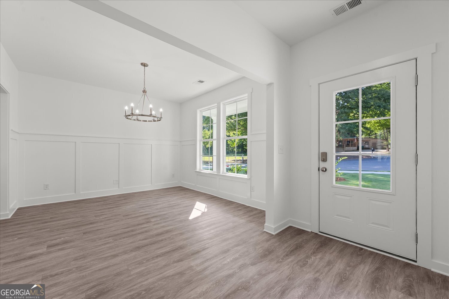 540 Lillian Way Statham - Photo 4