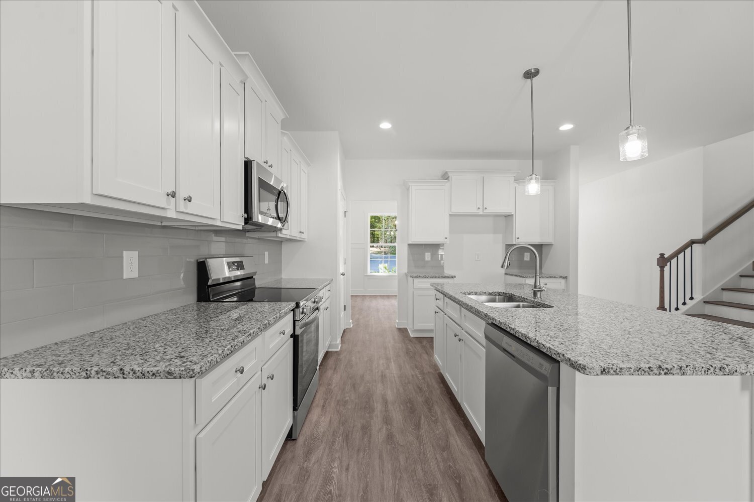 540 Lillian Way Statham - Photo 8