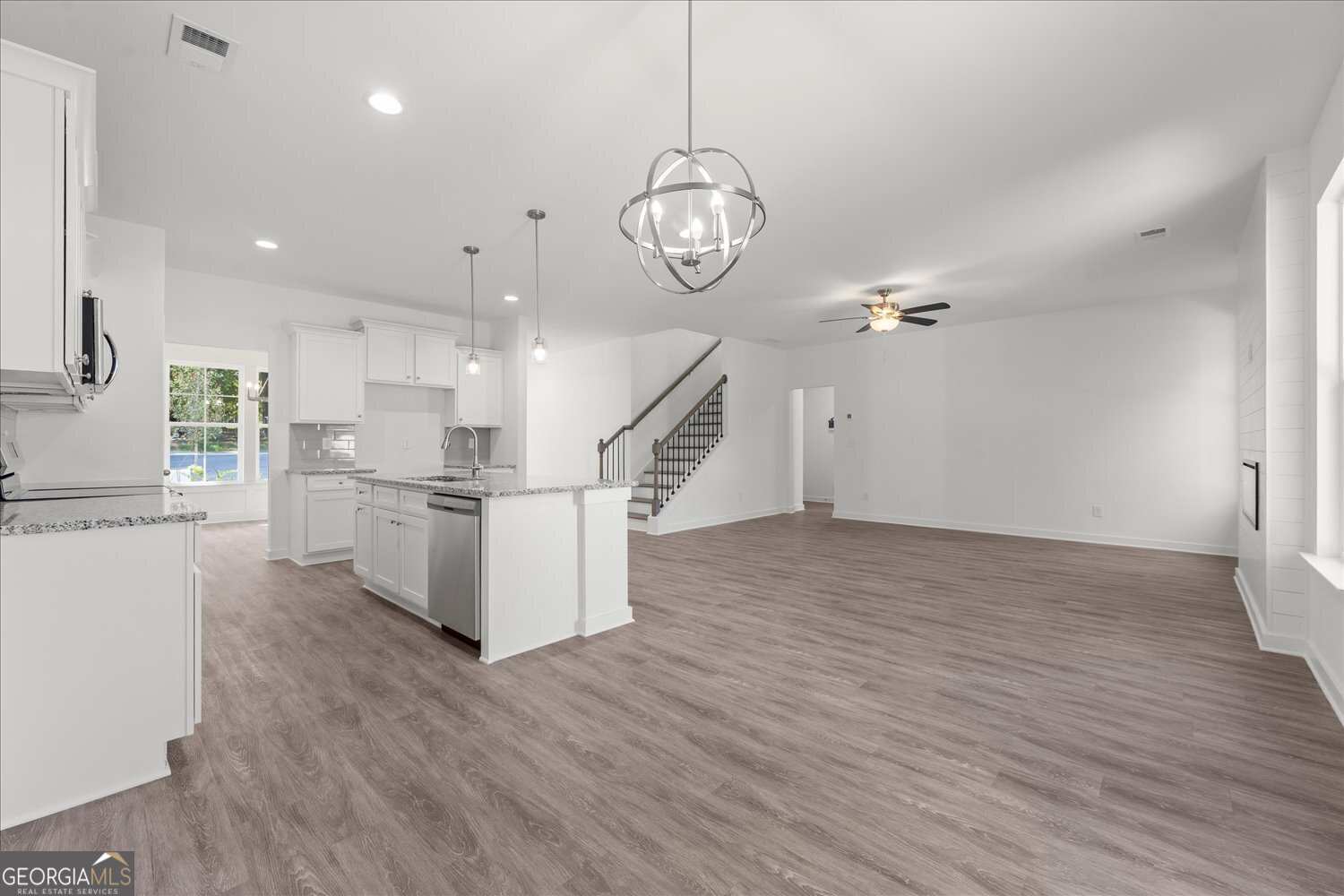540 Lillian Way Statham - Photo 9