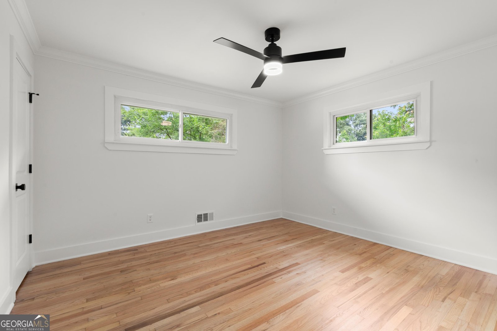 2324 Elmwood Circle Atlanta - Photo 12