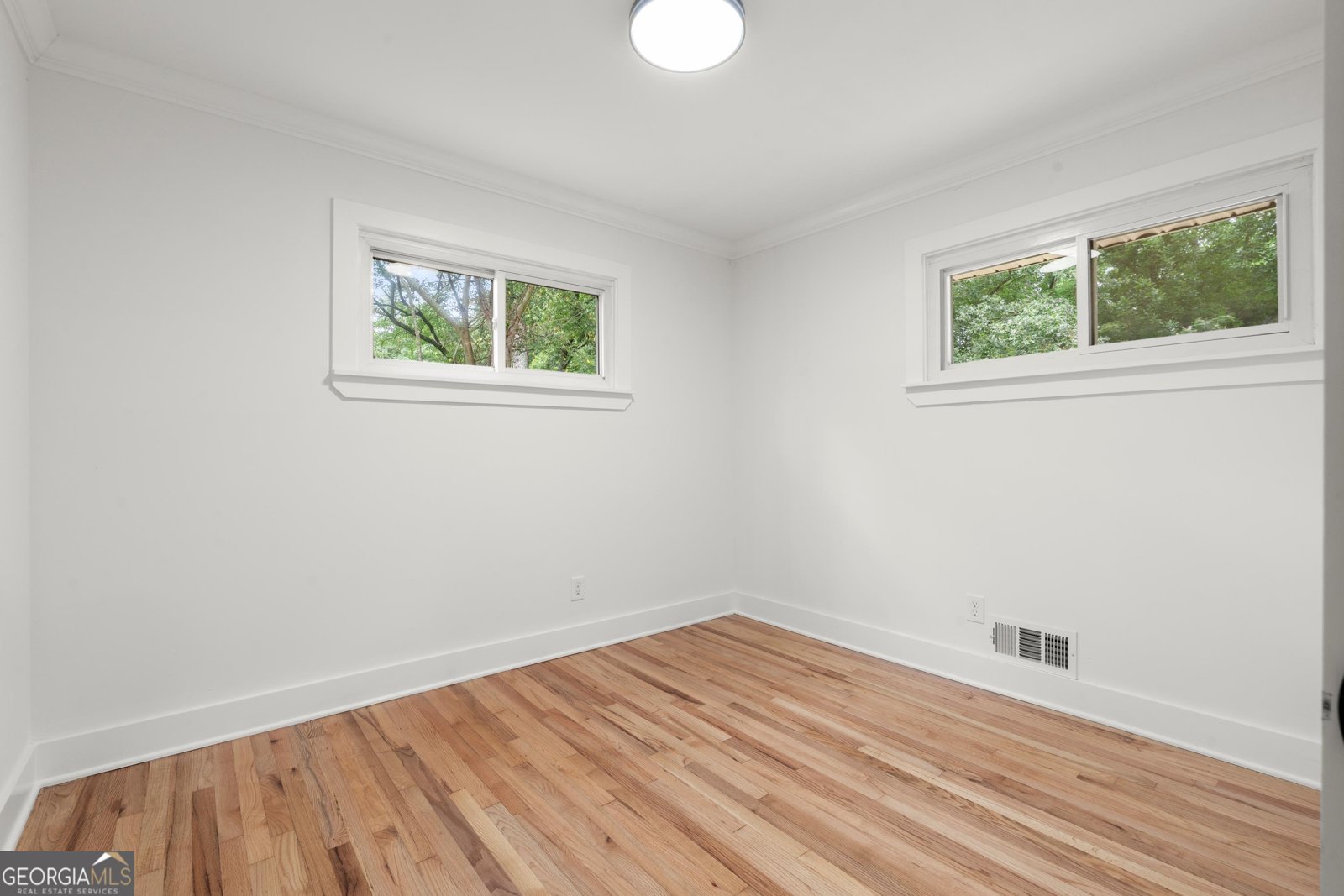 2324 Elmwood Circle Atlanta - Photo 14