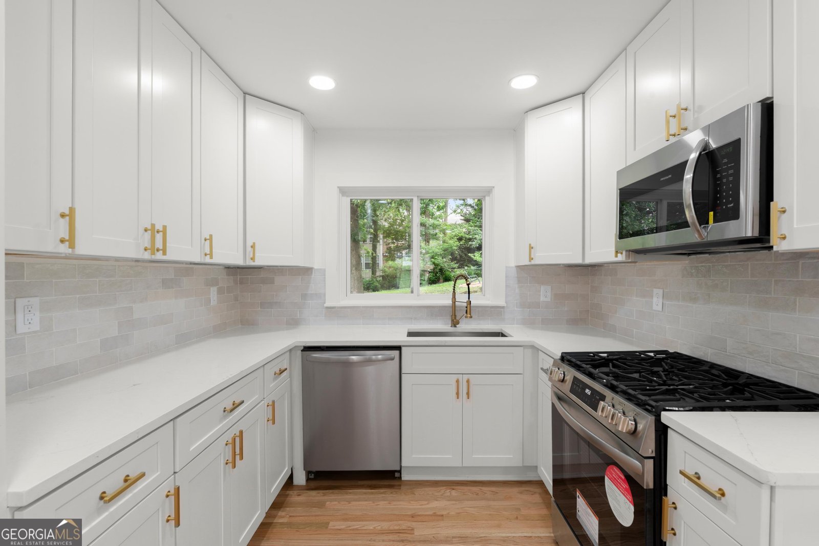 2324 Elmwood Circle Atlanta - Photo 6