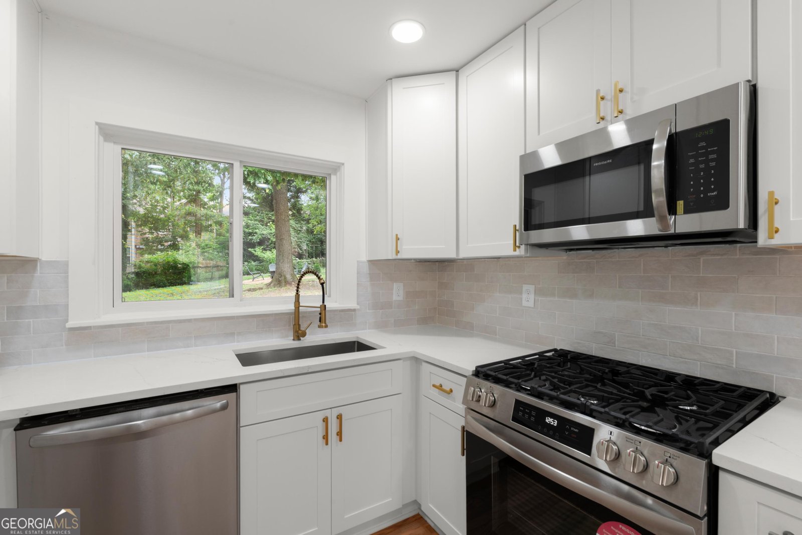 2324 Elmwood Circle Atlanta - Photo 7