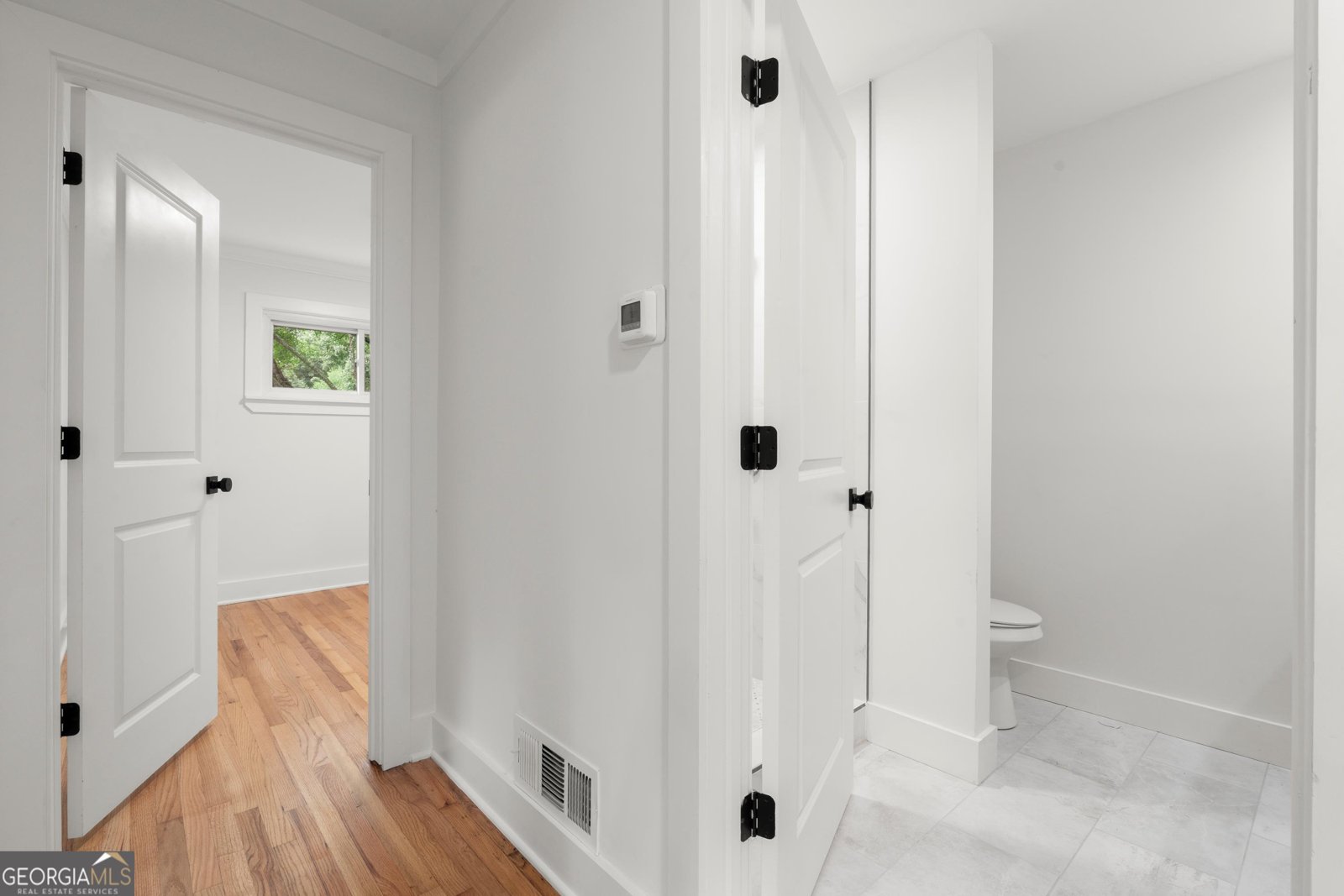 2324 Elmwood Circle Atlanta - Photo 8