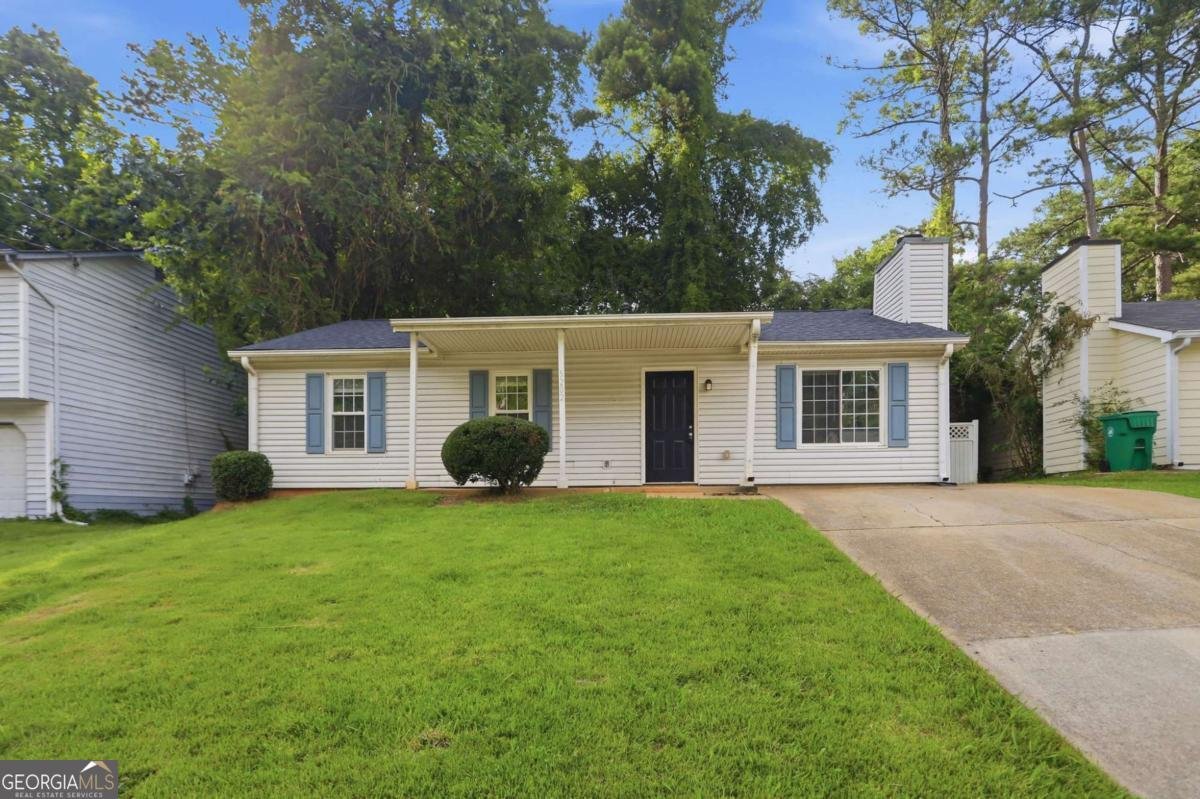 5202 Scarbrough Lane Stone Mountain - main photo
