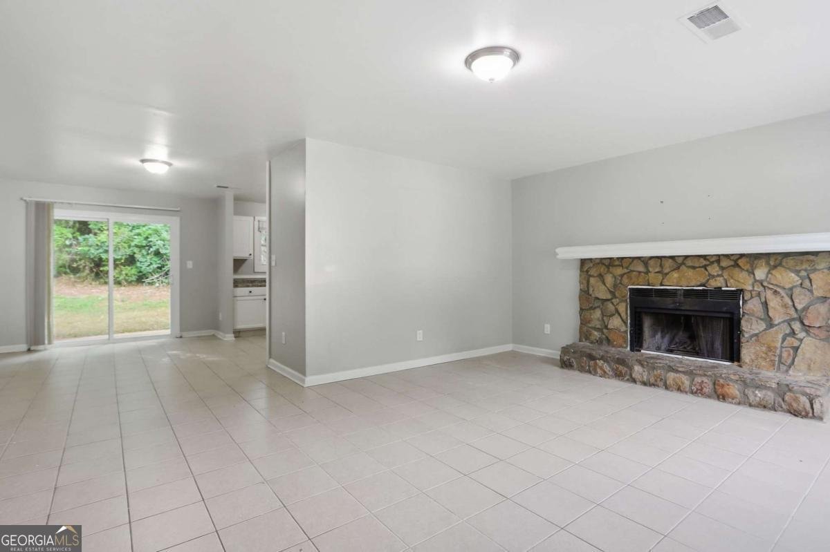 5202 Scarbrough Lane Stone Mountain - Photo 11