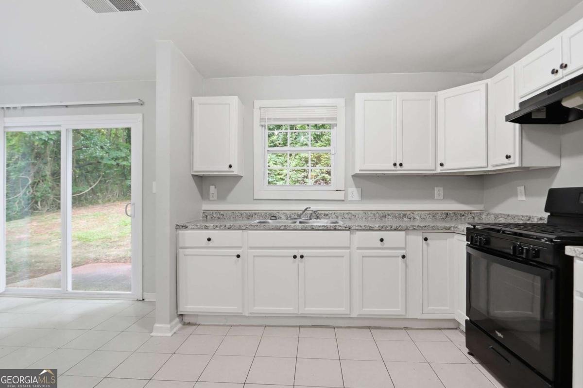 5202 Scarbrough Lane Stone Mountain - Photo 15
