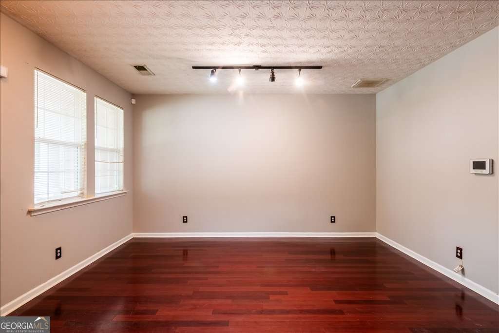 6164 Chastain Way Fairburn - Photo 11