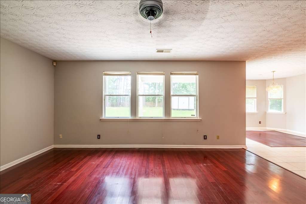 6164 Chastain Way Fairburn - Photo 13