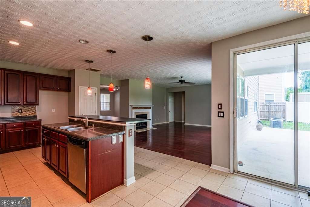 6164 Chastain Way Fairburn - Photo 18