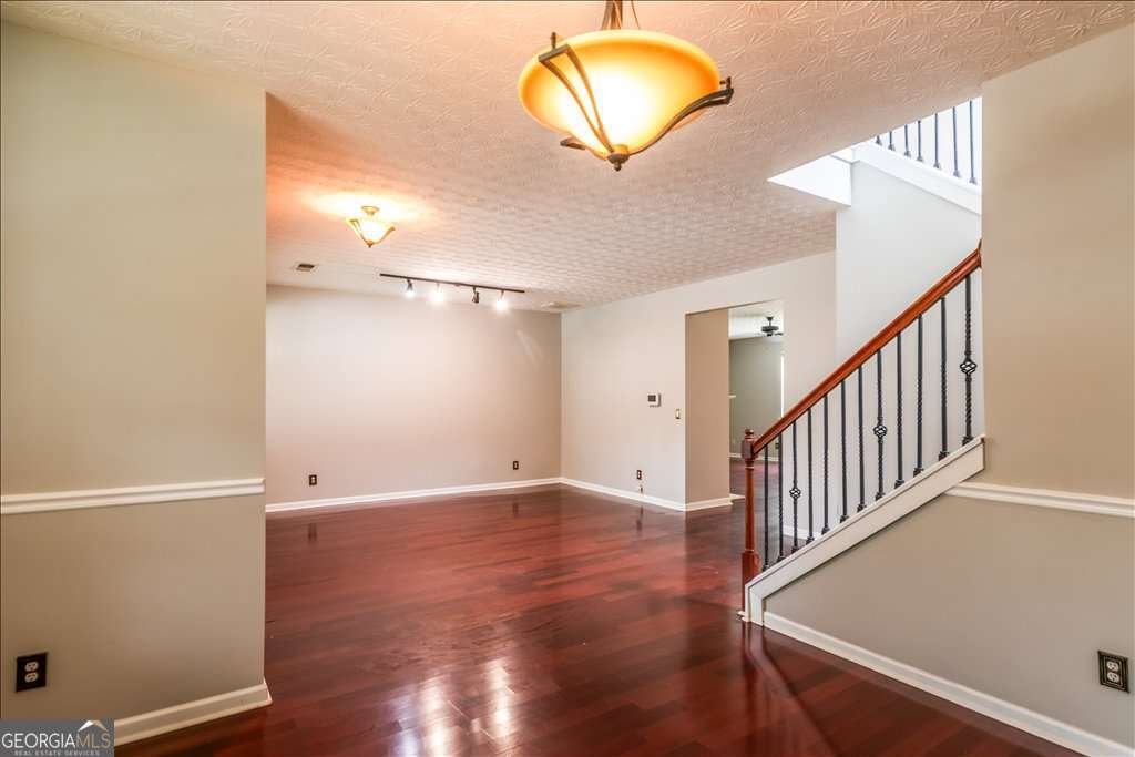 6164 Chastain Way Fairburn - Photo 8