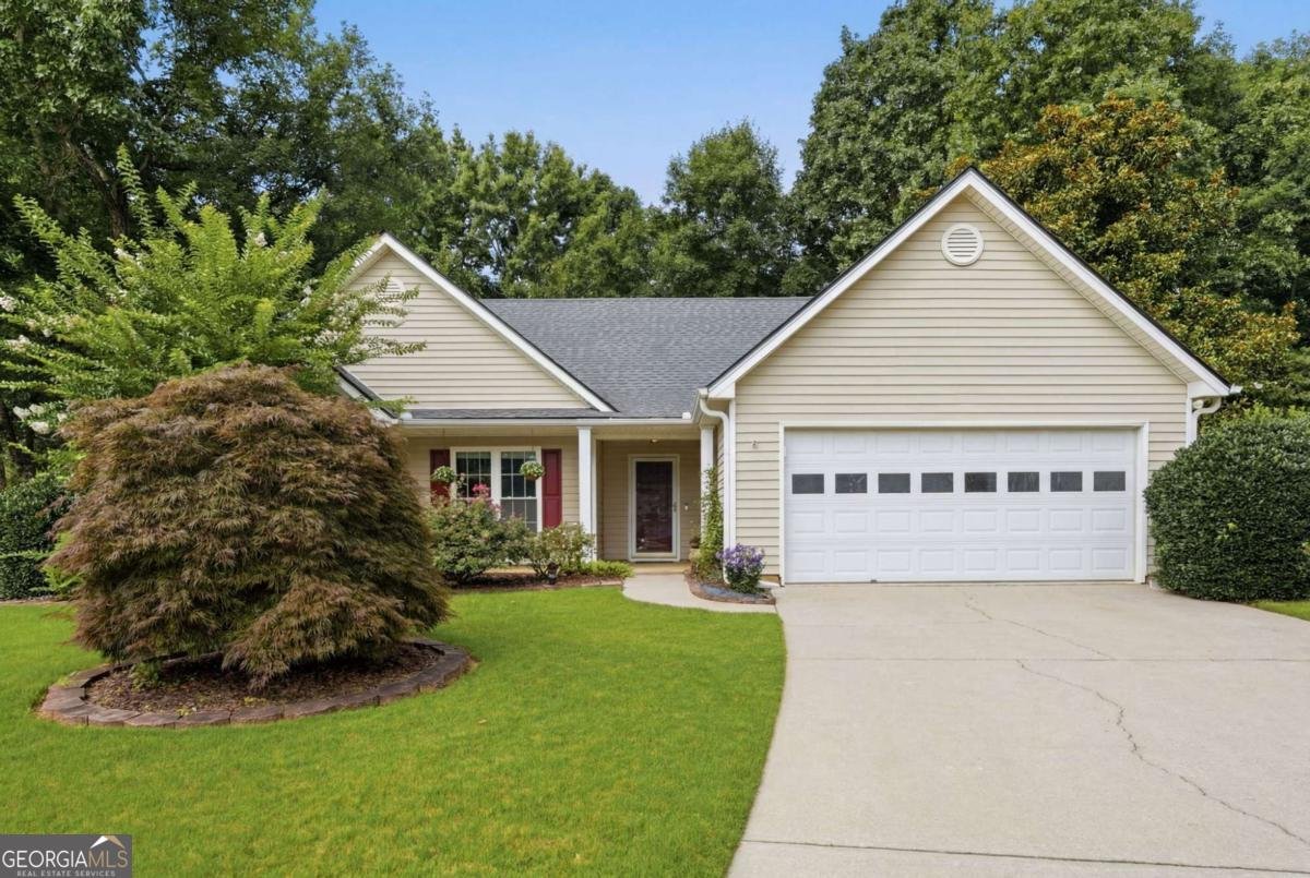5734 Harthorn Park Place Buford - main photo