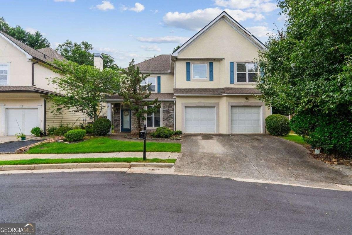 1366 Brookhaven Village Circle Brookhaven - main photo
