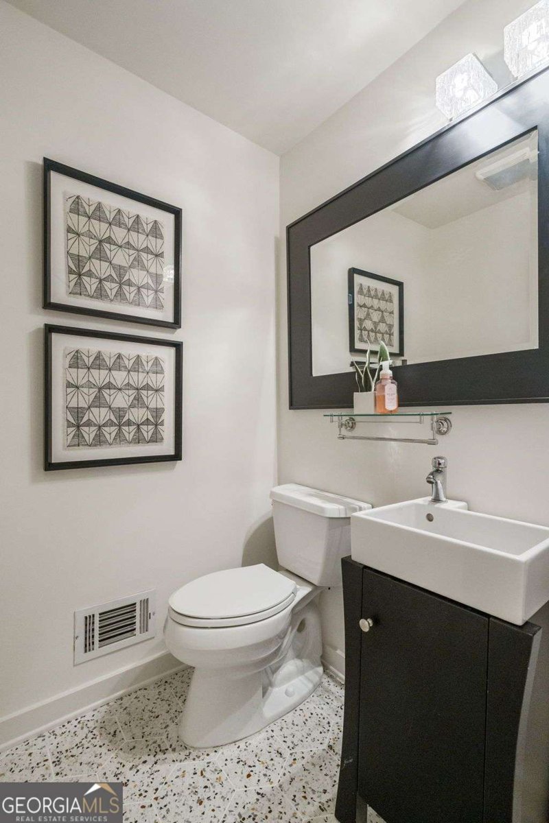 2668 Lake Road Tucker - Photo 33