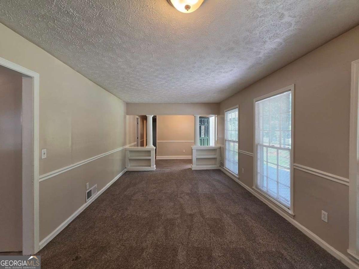 247 Sandra Drive Lilburn - Photo 6