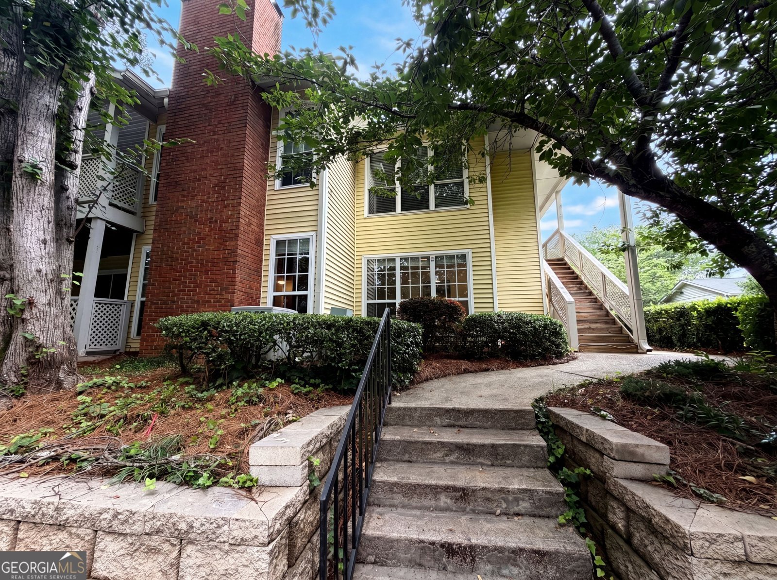 6818 Glenridge Drive Sandy Springs - main photo