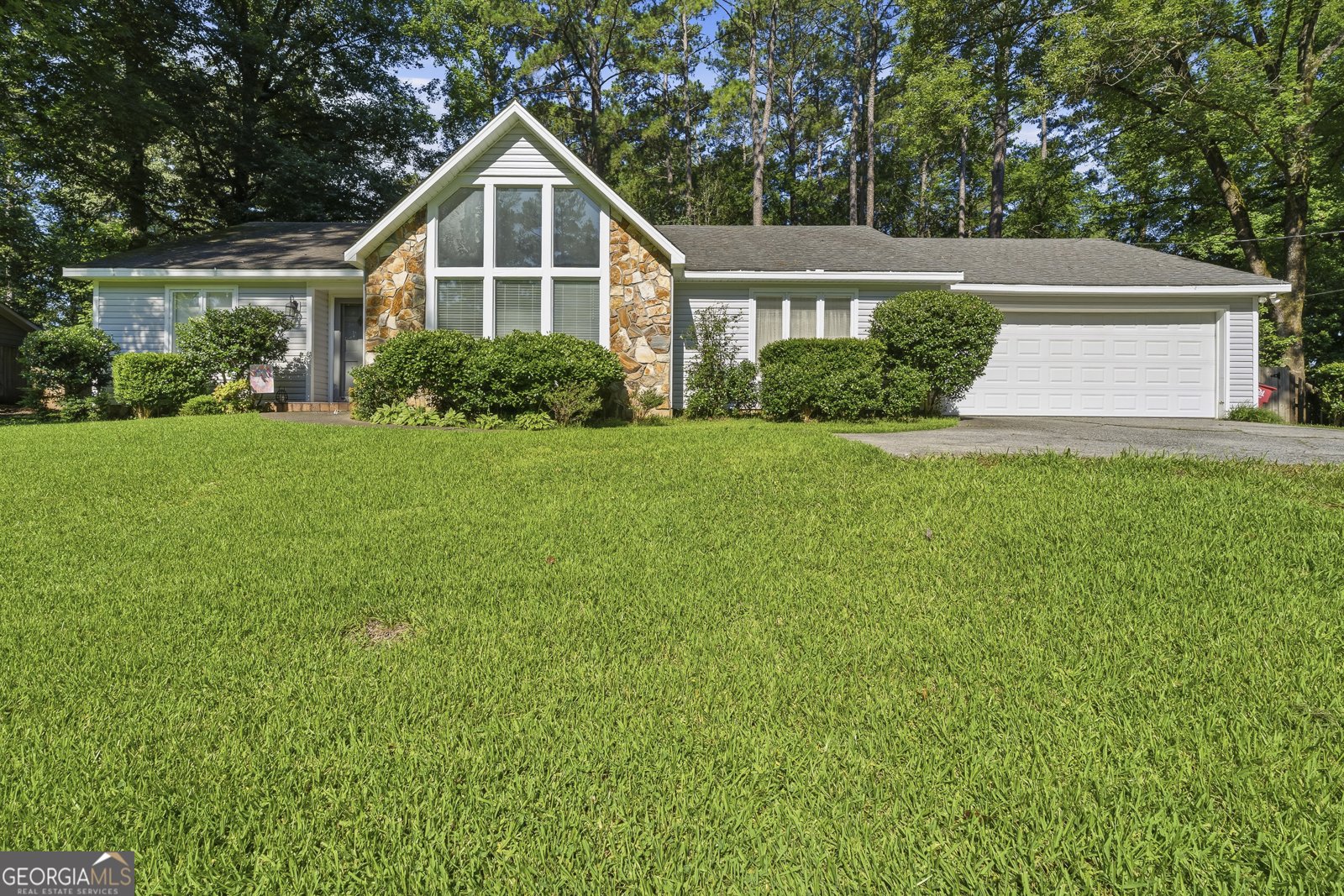 5194 Rivoli Drive Macon - main photo