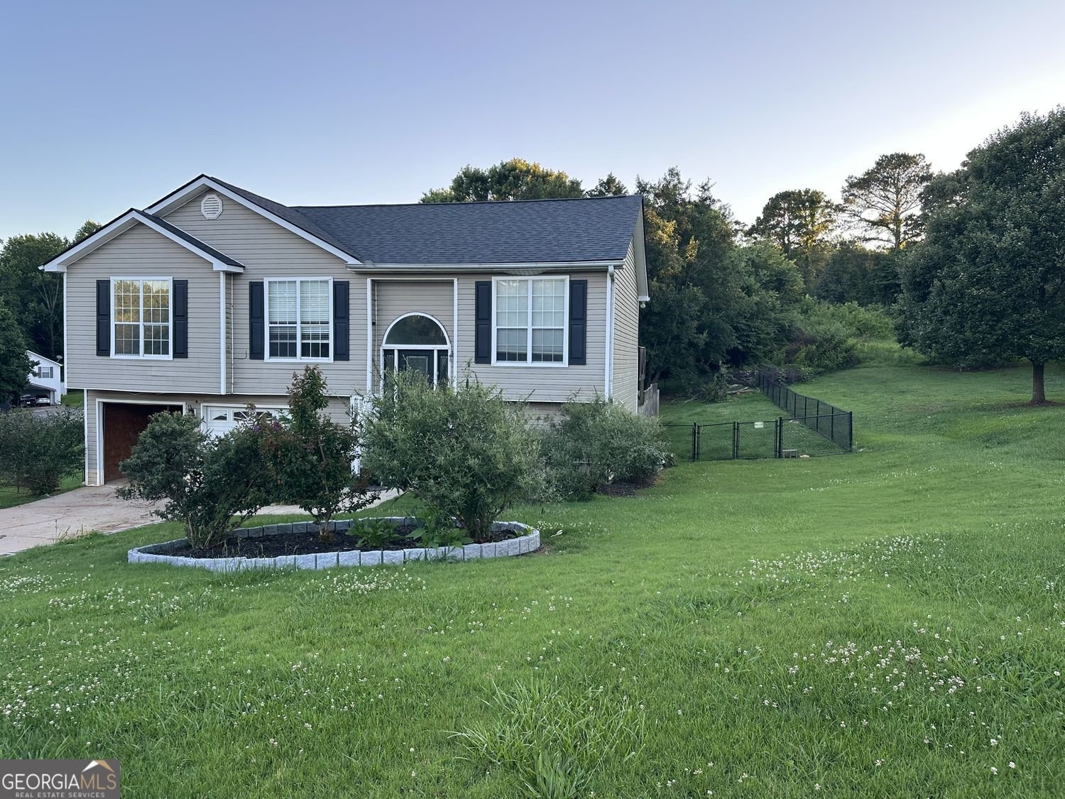 6035 Daffodil Drive Flowery Branch - main photo