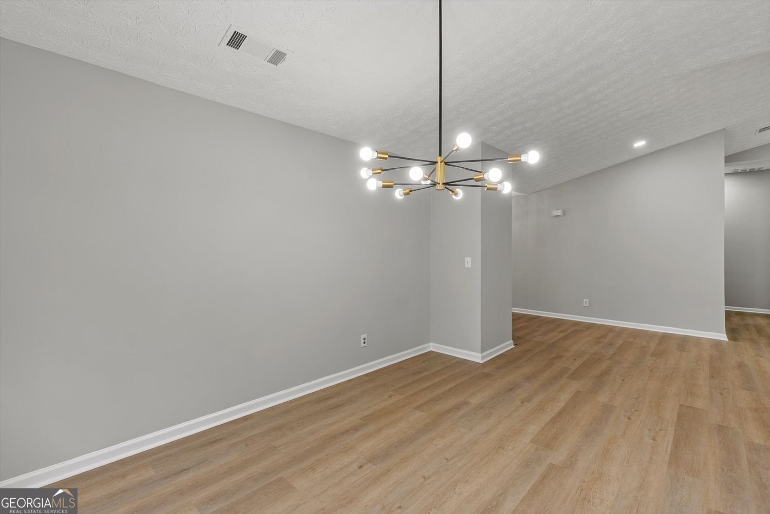 4680 Sterling Oaks Court Lilburn - Photo 13
