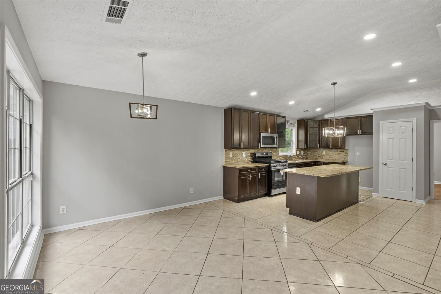 4680 Sterling Oaks Court Lilburn - Photo 15