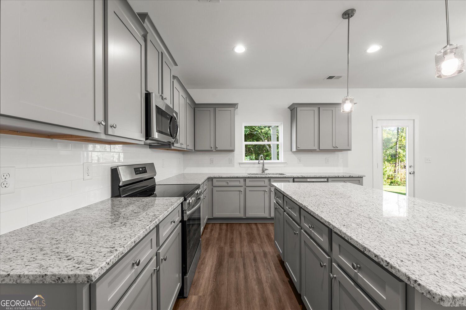 546 Lillian Way Statham - Photo 14