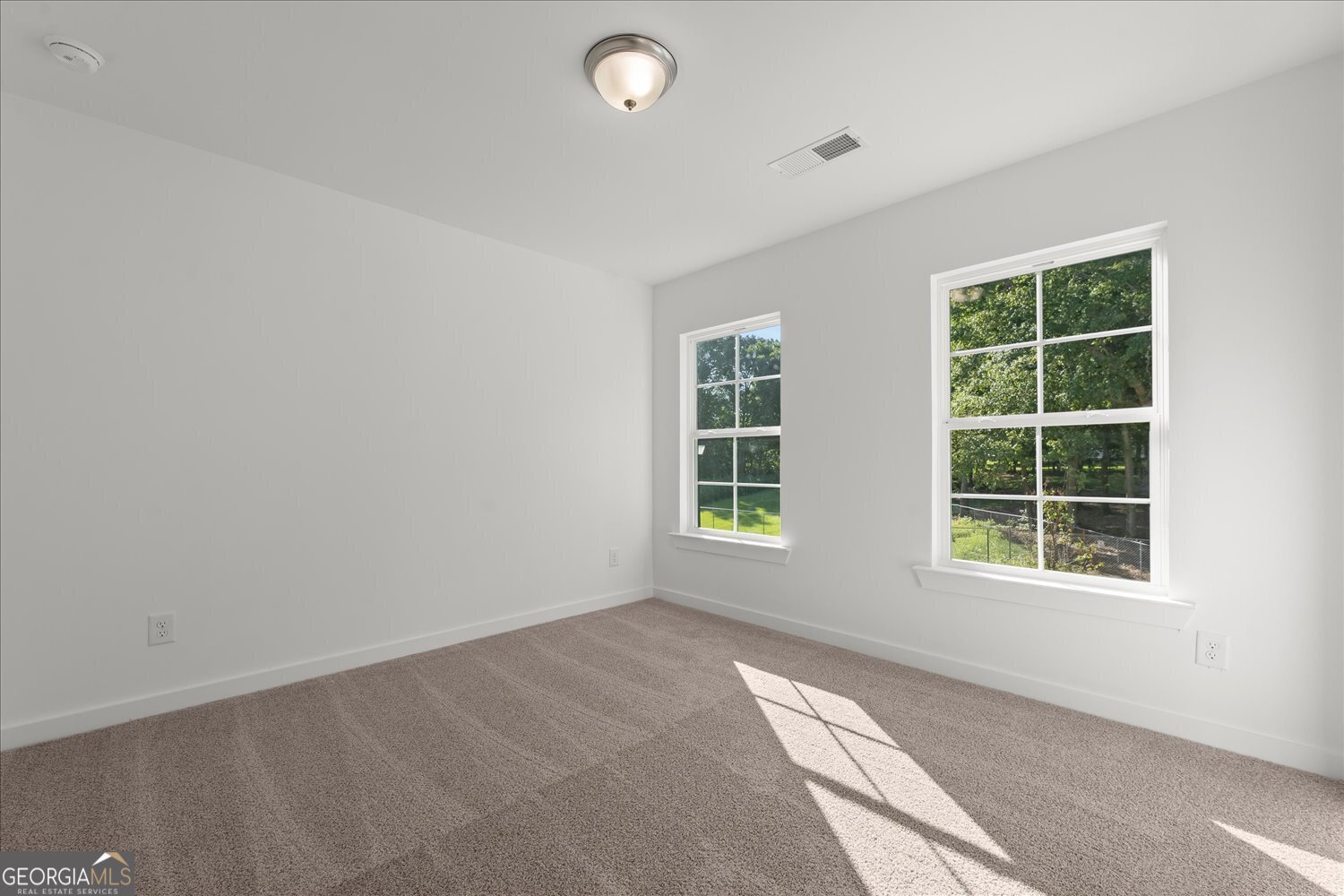 546 Lillian Way Statham - Photo 32