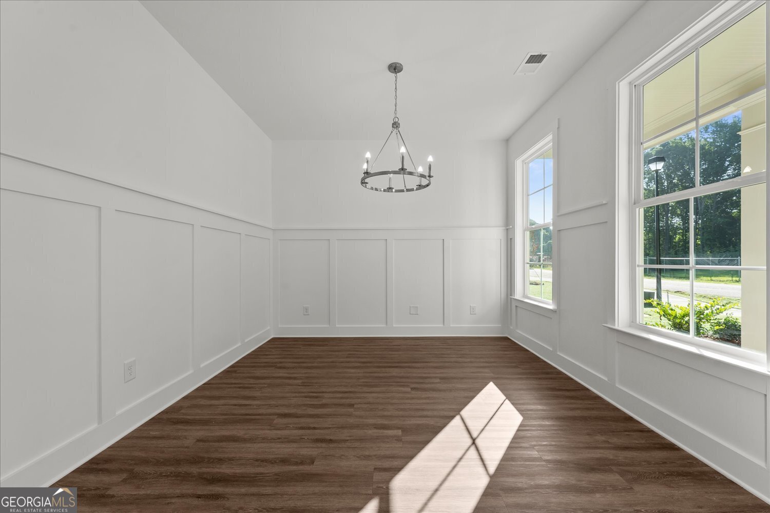 546 Lillian Way Statham - Photo 5