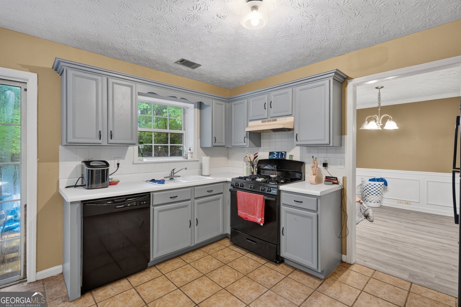 855 Underhill Court Buford - Photo 8