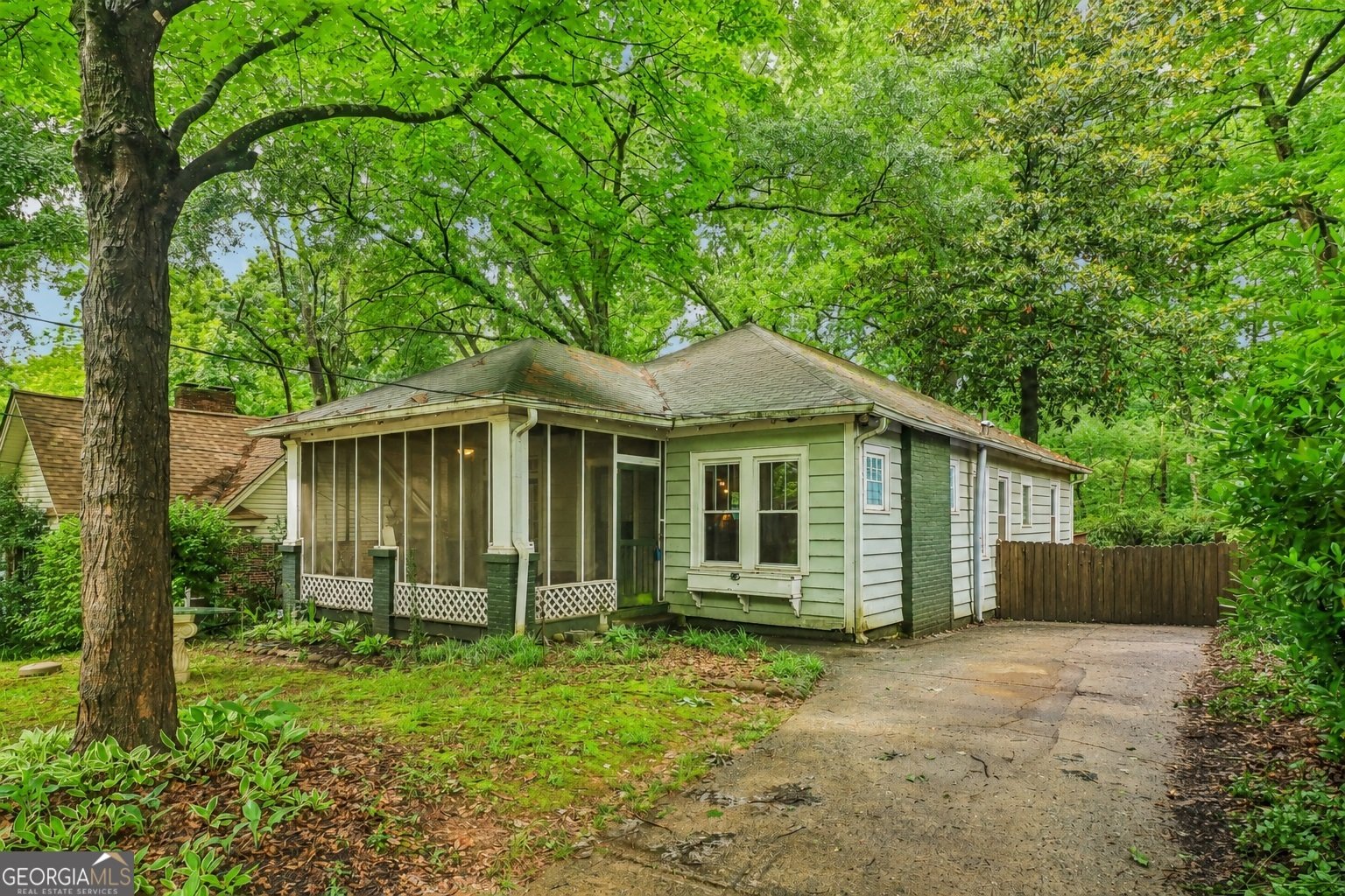 653 Gresham Avenue Atlanta - main photo
