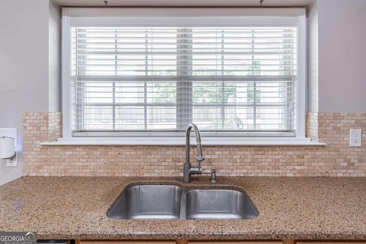 230 Albrighton Court Suwanee - Photo 16