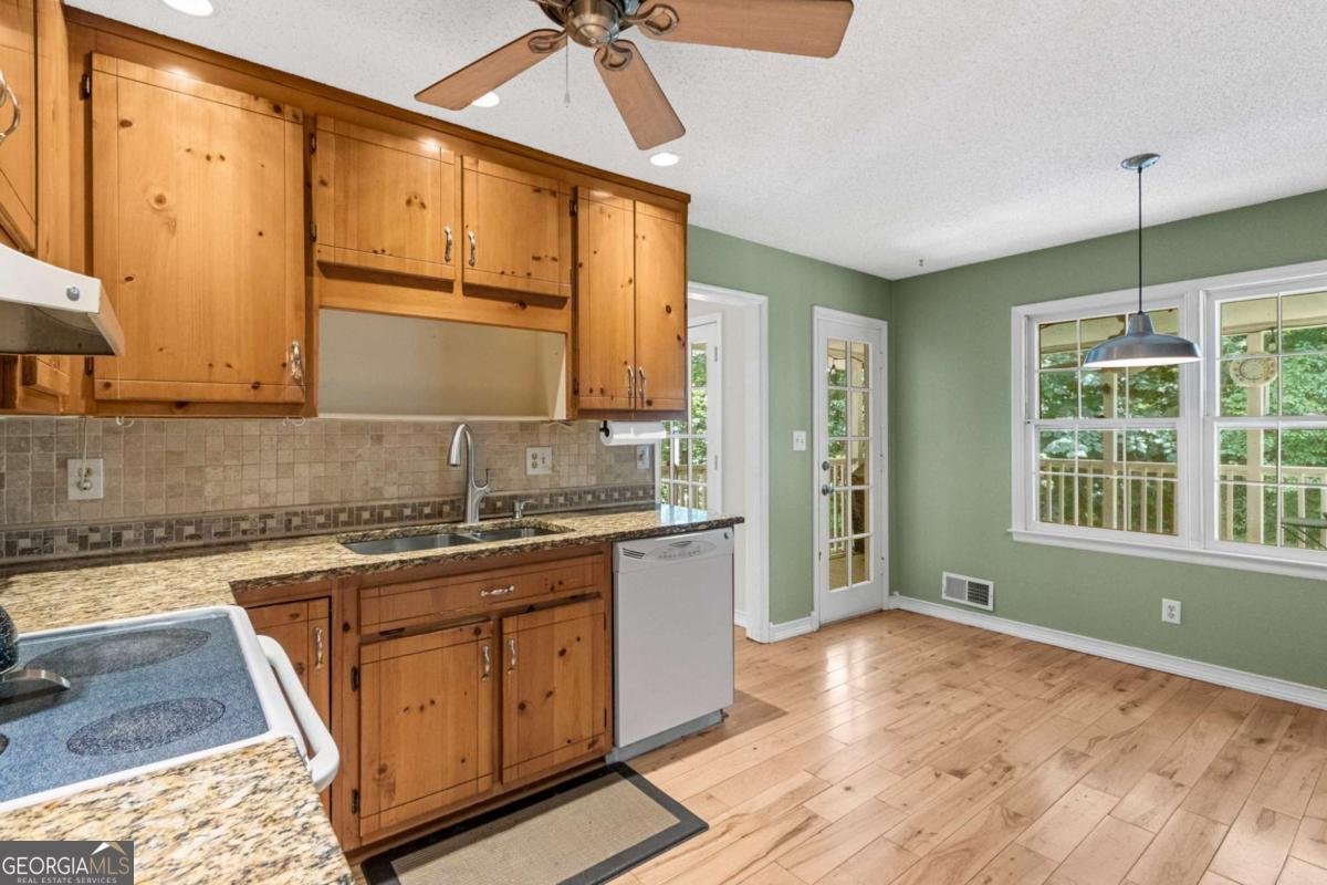 341 Westover Drive Woodstock - Photo 9