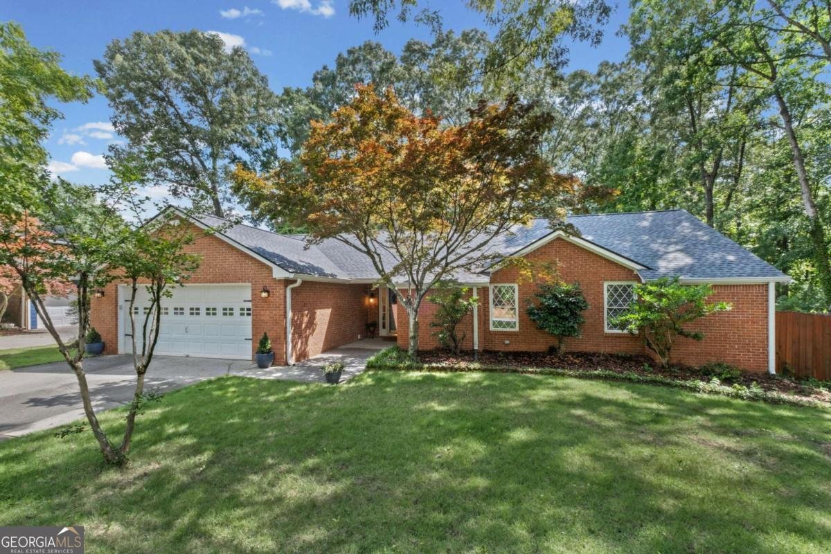 2665 Shadow Pine Drive Roswell - main photo