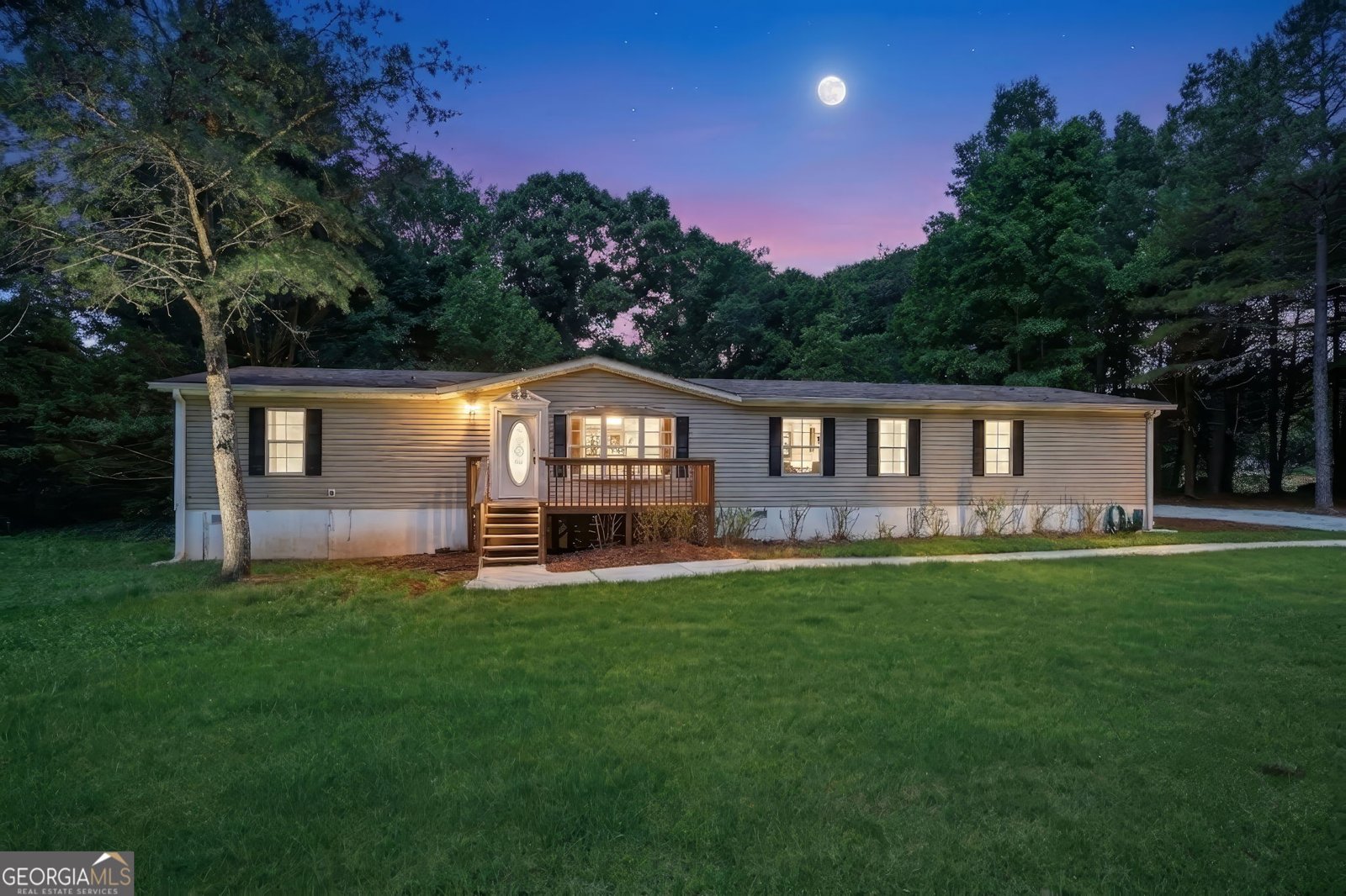 6512 Millwood Road Cumming - main photo
