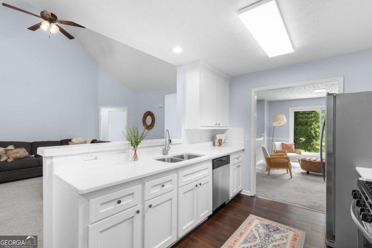 106 Hearthstone Drive Woodstock - Photo 11