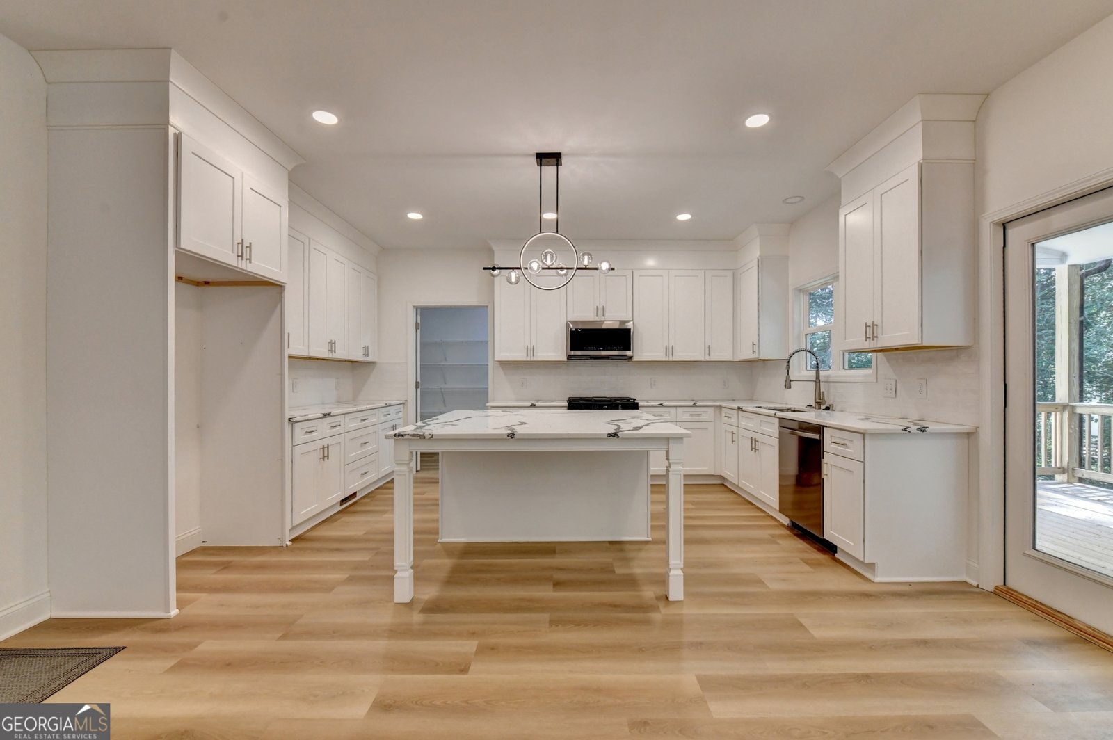 9135 Fox Trail Lane Gainesville - Photo 16