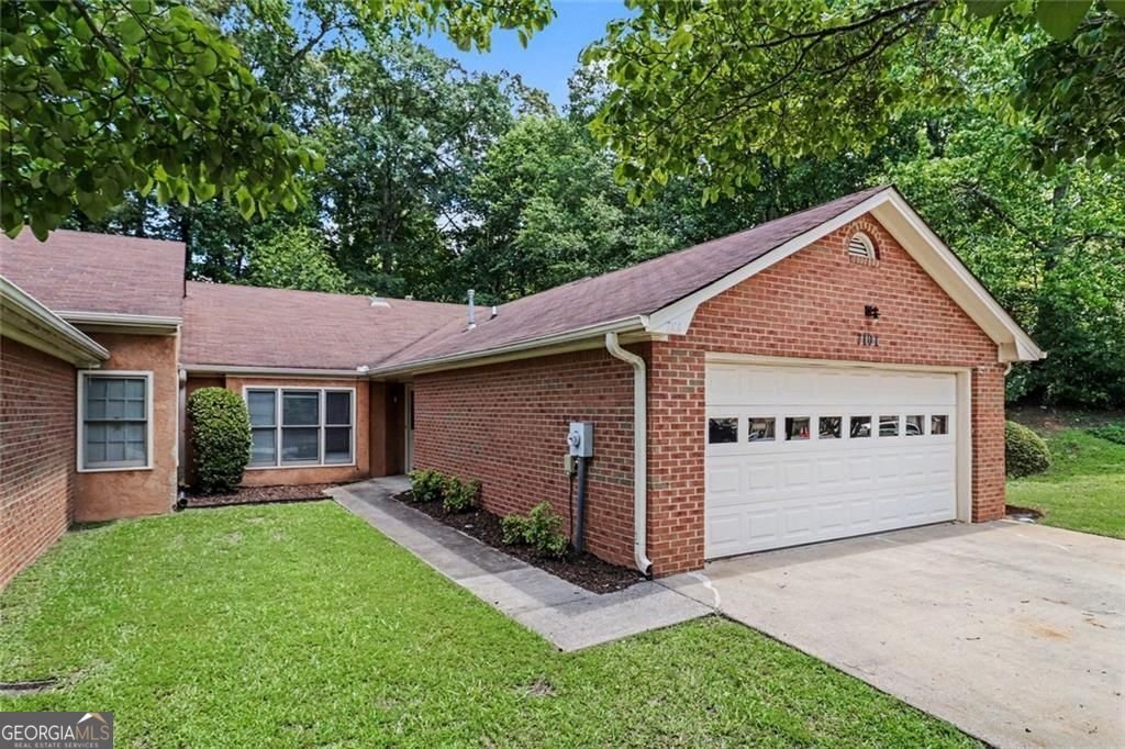 7101 Woodridge Lane Union City - main photo