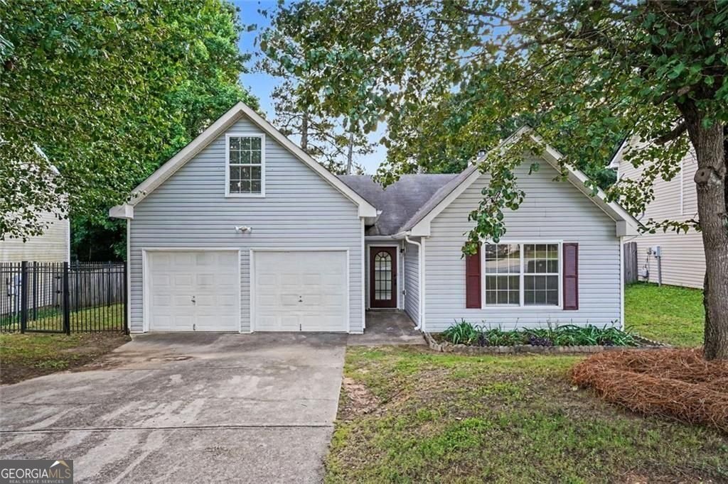 5343 Sapphire Circle Ellenwood - main photo