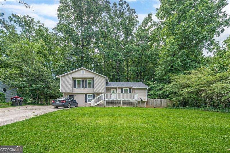 3182 Carmel Drive Douglasville - main photo