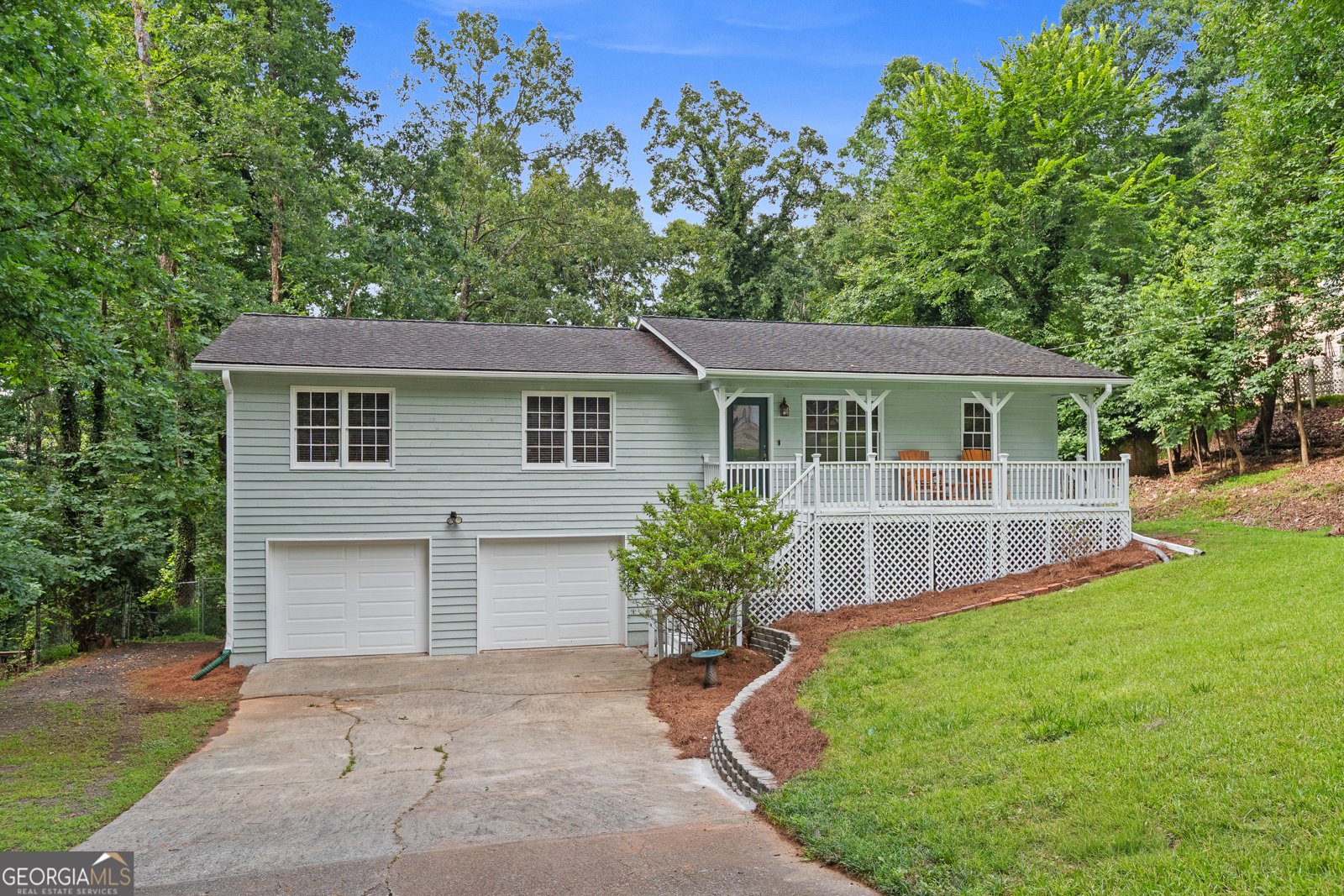 426 Riverlake Court Woodstock - main photo