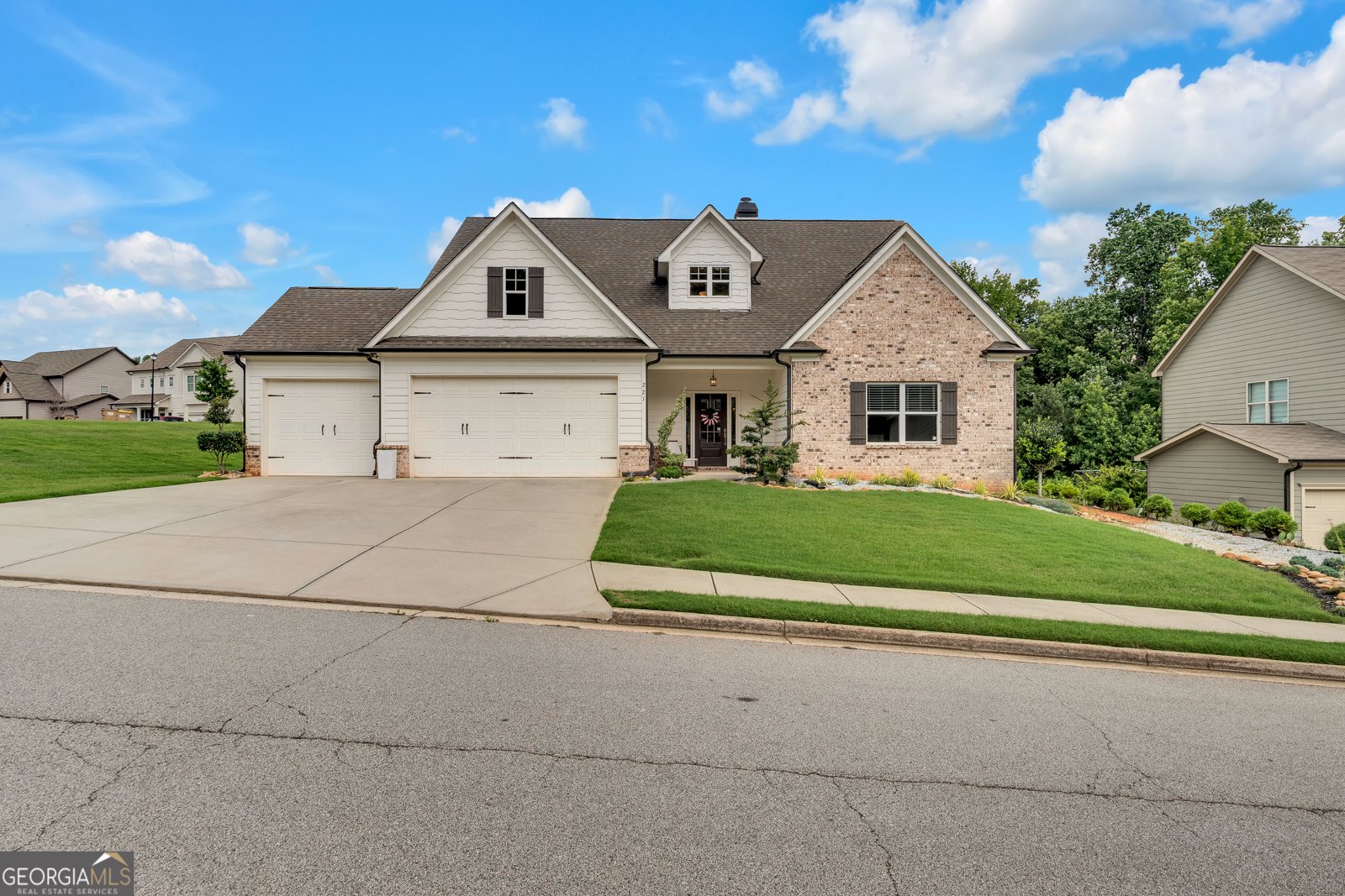 221 Morris Creek Drive Hoschton - main photo