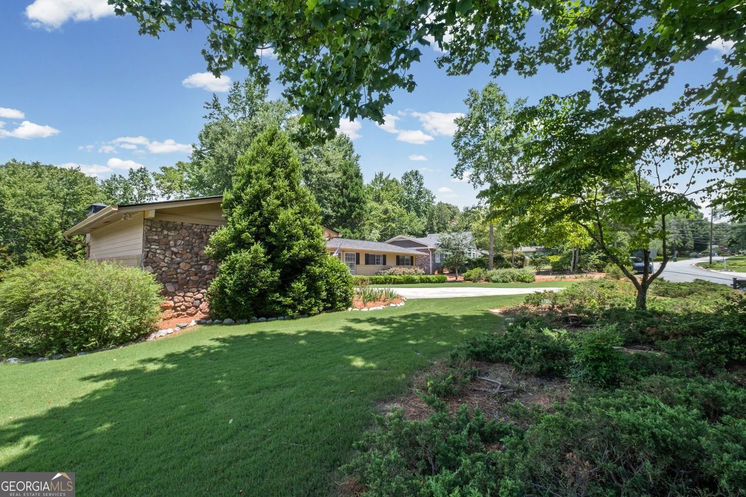2730 Fontainebleau Drive Dunwoody - Photo 32