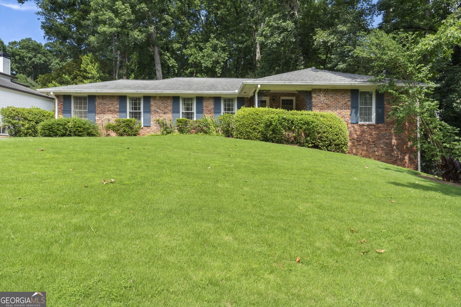 4870 Lansbury Drive Sandy Springs - Photo 10